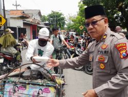 Jumat Berkah, Polsek Taman Bagikan Makanan Gratis