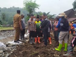 Kapolres Bondowoso Bersama Forkopimda Gelar Baksos di Desa Wonoboyo