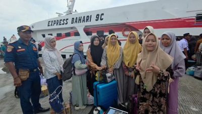 Kepala UPT Kalianget Dishub Sumenep Kawal Santri Asal PP AnnuQayah Melalui Program Mudik Gratis Menuju Pulau Kangean