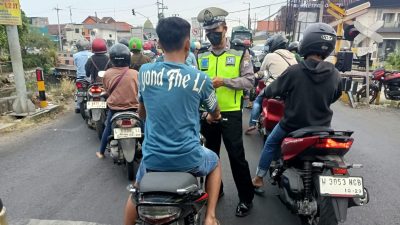 Operasi Keselamatan Semeru 2025, Unit Lantas Polsek Gedangan Edukasi Tertib Berlalu Lintas