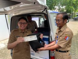 Pj Bupati Bojonegoro Serahkan Mobil Layanan Samsat Keliling dan SPPT PBB-P2, Target Peningkatan PAD