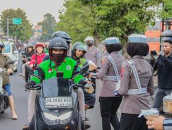 Gema Puasa Ramadhan, Polres Jember Bagikan Takjil sebagai Wujud Kepedulian kepada Masyarakat