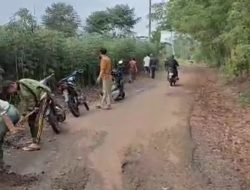 Jum’at Bersih, Kades Yuliyanti Ajak Warga Desa  Ujan Mas Gotong Royong Bersama