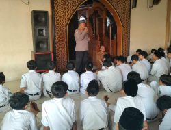 Kanit Binmas Polsek Krian Jadi Narasumber Pondok Ramadhan di SMPN 2