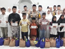 Kapolsek Bersama Pengurus Bhayangkari Ranting Balongbendo Bagikan Takjil dan Santuni Anak Yatim Piatu