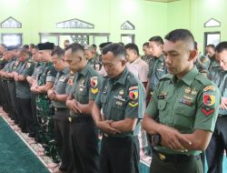 Kodim Bojonegoro Gelar Sholat Gaib untuk 3 Personel Polda Lampung yang Meninggal Dunia