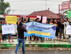 Orasi Spontanitas Pimpinan Media dan Masyarakat Tuban Dukung RUU TNI