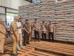Pastikan Kesiapan Stok Pangan dan Bapokting,   Kapolres Wonogiri Cek Gudang Bulog