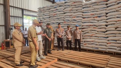 Pastikan Kesiapan Stok Pangan dan Bapokting,   Kapolres Wonogiri Cek Gudang Bulog