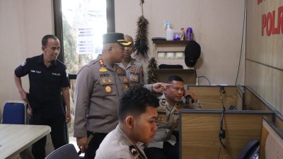 Pastikan Pelayanan Mudik Lebaran, Kapolres Wonogiri Cek Layanan Hotline 110