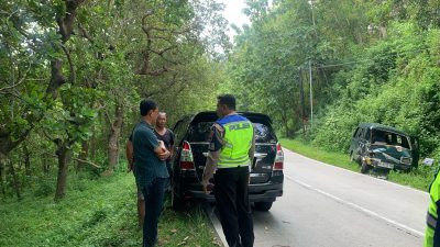 Polisi Selidiki Lakalantas Innova Vs Suzuki Carry di Wonogiri, 3 Orang Luka-luka