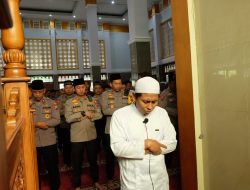 Polres Bojonegoro Gelar Shalat Gaib dan Doa Bersama untuk Tiga Anggota Polri yang Gugur di Lampung