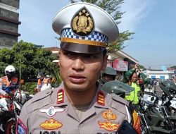 Polresta Sidoarjo Uji Coba Sistem One Way di Jalan Letjen Sutoyo untuk Antisipasi Kemacetan saat Mudik