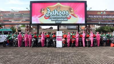 Polresta Sidoarjo dan Bhayangkari Gelar Baksos serta Bazar Ramadhan Polri Presisi