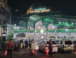 Polsek Krian Gelar Pengamanan Sholat Tarawih di Masjid Miftahul Abidin