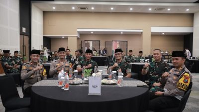 Semakin Kuat Sinergi TNI-Polri, Polres Jember Gelar Buka Puasa Bersama Prajurit