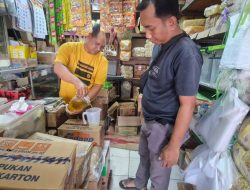 Sidak Pasar, Kapolres Wonogiri Tak Temukan Adanya Ketidaksesuaian Takaran Pada Kemasan Minyakita