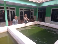 Bhabinkamtibmas Desa Kemantren Cek Lahan P2B untuk Swasembada Pangan Mandiri