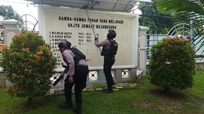 Polres Bojonegoro Sterilisasi Gereja Jelang Jumat Agung dan Paskah 2025