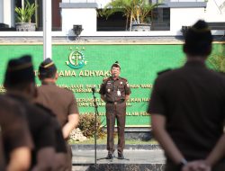 Kajati Jatim Dr. Kuntadi Pimpin Apel Pagi Perdana di Kantor Kejati Jawa Timur