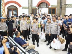 Kapolri Cek Langsung Pelayanan Arus Balik di Stasiun Tawang, Dorong Pemudik Gunakan Kereta Api