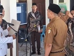 Kades Imam Mashudi Melantik dan Mengambil Sumpah Jabatan Kasi Pelayanan Desa Mojodowo Kemlagi