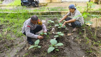 Bhabinkamtibmas Desa Grogol Cek Lahan Pertanian Ketahanan Pangan