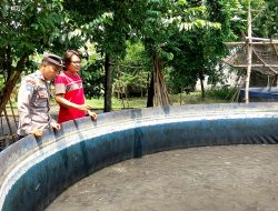 Polsek Tarik Dukung Ketahanan Pangan Lewat Patroli Sambang Desa