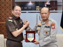 Kapolda Jatim Terima Audiensi Kajati Jatim, Sinergi Antar Instansi untuk Menjaga Situasi Kamtibmas Tetap Kondusif