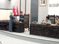 DPRD Kabupaten Blitar Gelar Rapat Paripurna Pandangan Fraksi atas Penjelasan Bupati Terkait Raperda Pertanggungjawaban Pelaksanaan APBD 2024