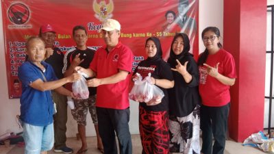 PDI Perjuangan Kota Blitar Salurkan 300 Paket Daging Qurban kepada Pengurus PAC dan Ranting