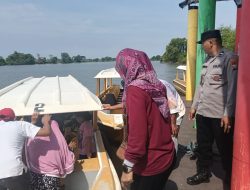 Pastikan Keamanan Libur Idul Adha, Polsek Jabon Gelar Patroli di Wisata Bahari Tlocor