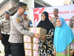 Sambut Hari Bhayangkara ke-79, Polda Jateng Sapa Warga Tambakrejo Lewat Bansos