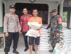 Detik-detik Penyaluran Bantuan Pangan di Bulukerto, Polres Wonogiri Kawal Ketat