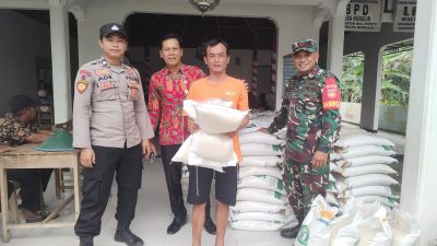 Detik-detik Penyaluran Bantuan Pangan di Bulukerto, Polres Wonogiri Kawal Ketat