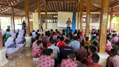 Edukasi Bahaya Narkotika dan Judi Online di SMP N 1 Eromoko