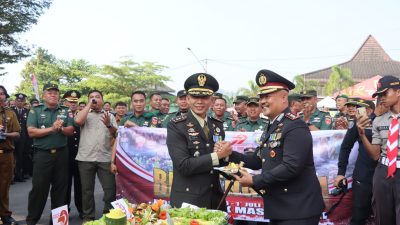 Kodim 0728 Wonogiri Berikan Kejutan Ucapan Selamat HUT Bhayangkara ke-79 kepada Polres Wonogiri