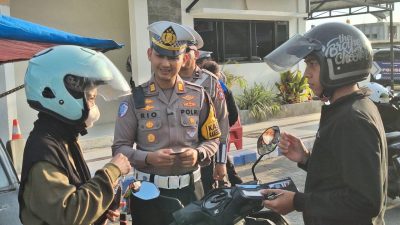 Ops Patuh Semeru 2025, Satlantas Polres Blitar Sampaikan Pesan Humanis kepada Pelanggar Lalu Lintas