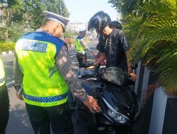 Pelanggar Lalu Lintas ini Berterima Kasih Pada Polisi, Satgas Operasi Patuh Polda Jateng Kedepankan Pembinaan Simpatik