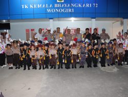 Polres Wonogiri Dukung Kegiatan Nasional, Siswa TK Kemala Bhayangkari 72 Ikut Sambut Kedatangan Presiden RI di Kartasura