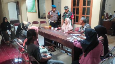 Polsek Jatipurno Amankan Penyaluran Bantuan Sosial PKH dan Sembako Tahap 2