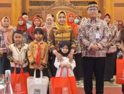 Dikbud Kota Mojokerto Sosialisasikan Pengelolaan Dana Bosda dan Penyerahan Bantuan Seragam serta Perlengkapan Siswa Baru