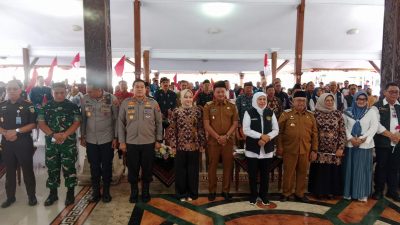 Gubernur Jawa Timur Dialog dengan Warga Kabupaten Blitar dan Salurkan Donasi bagi Masyarakat yang Membutuhkan