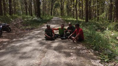 Musim Kemarau, Babinsa Kodim Ponorogo Sosialisasi Cegah Karhutla