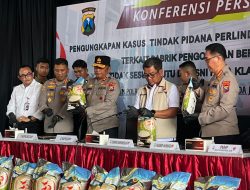 Satgas Pangan Polresta Sidoarjo dan Ditreskrimsus Polda Jatim Bongkar Pabrik Beras Oplosan