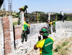 Satgas TMMD 125 Bojonegoro Bangun Pagar SDN Soko IV