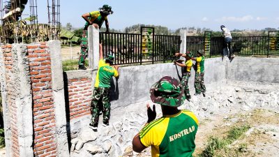 Satgas TMMD 125 Bojonegoro Bangun Pagar SDN Soko IV