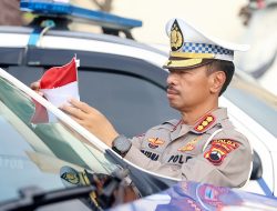 Warnai Peringatan HUT ke-80 Kemerdekaan RI, Ditlantas Polda Jateng Bagikan 200 Bendera Merah Putih