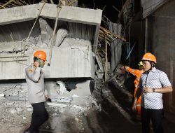 Duka Dibalik Reruntuhan Mushola Ponpes Al Khoziny: Tangis Santri, Doa dan Perjuangan Tim Evakuasi