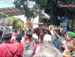 Puluhan Mahasiswa IMM dan BEM Umsida Datangi Mapolresta Sidoarjo